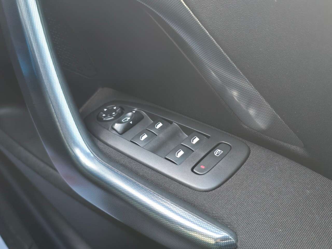 2018 PEUGEOT 2008 2018 PEUGEOT 2008