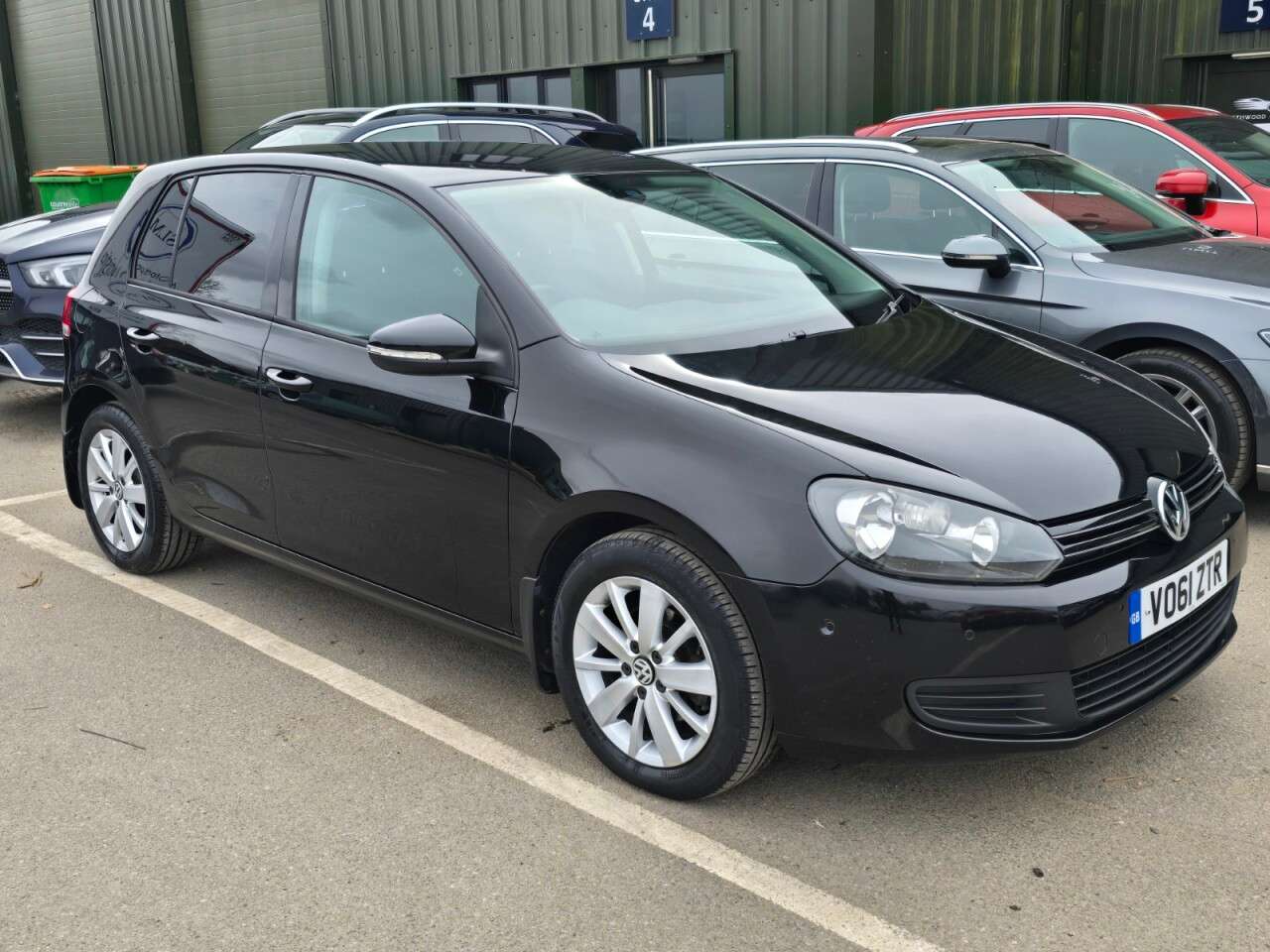 A 2011 VOLKSWAGEN GOLF 1.6 TDI Match Hatchback 5dr Diesel DSG Euro 5 (105 ps) Auto - Nav - Bluetoo A 2011 VOLKSWAGEN GOLF 1.6 TDI Match Hatchback 5dr Diesel DSG Euro 5 (105 ps) Auto - Nav - Bluetoo