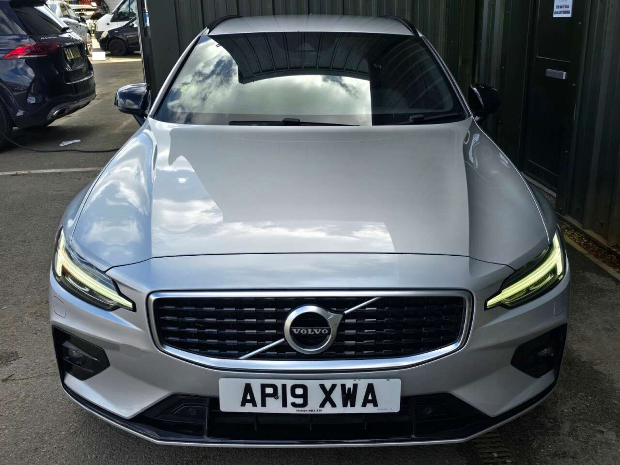 2019 VOLVO V60 2019 VOLVO V60