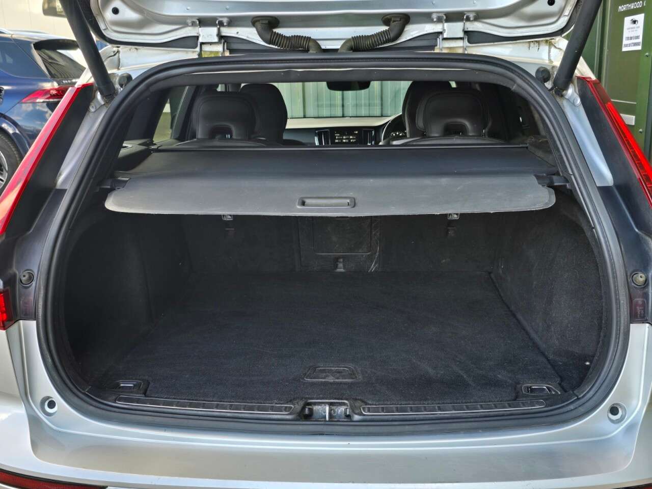 2019 VOLVO V60 2019 VOLVO V60