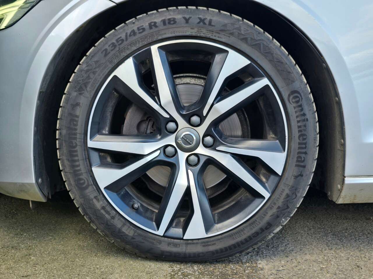 2019 VOLVO V60 2019 VOLVO V60