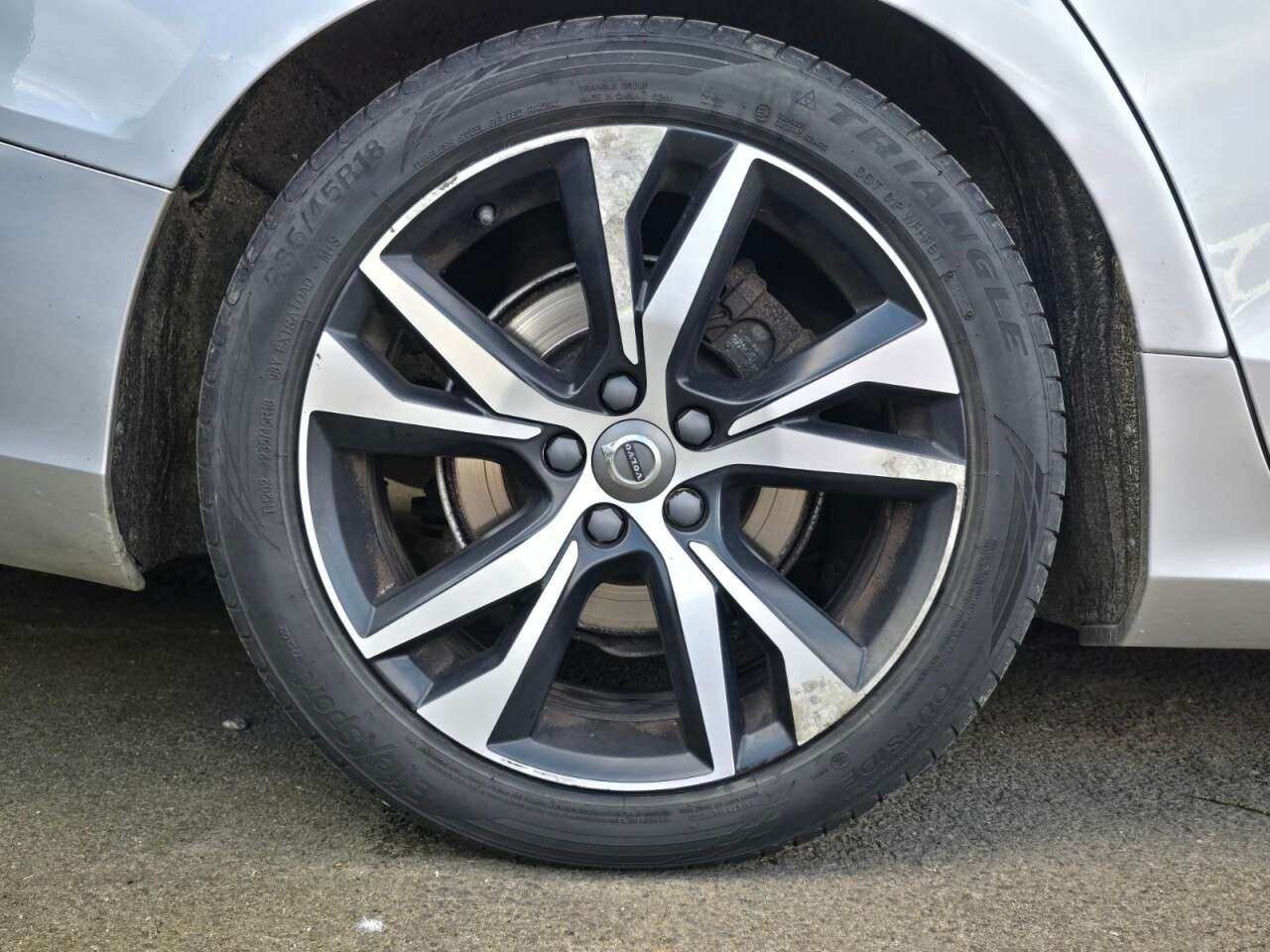 2019 VOLVO V60 2019 VOLVO V60