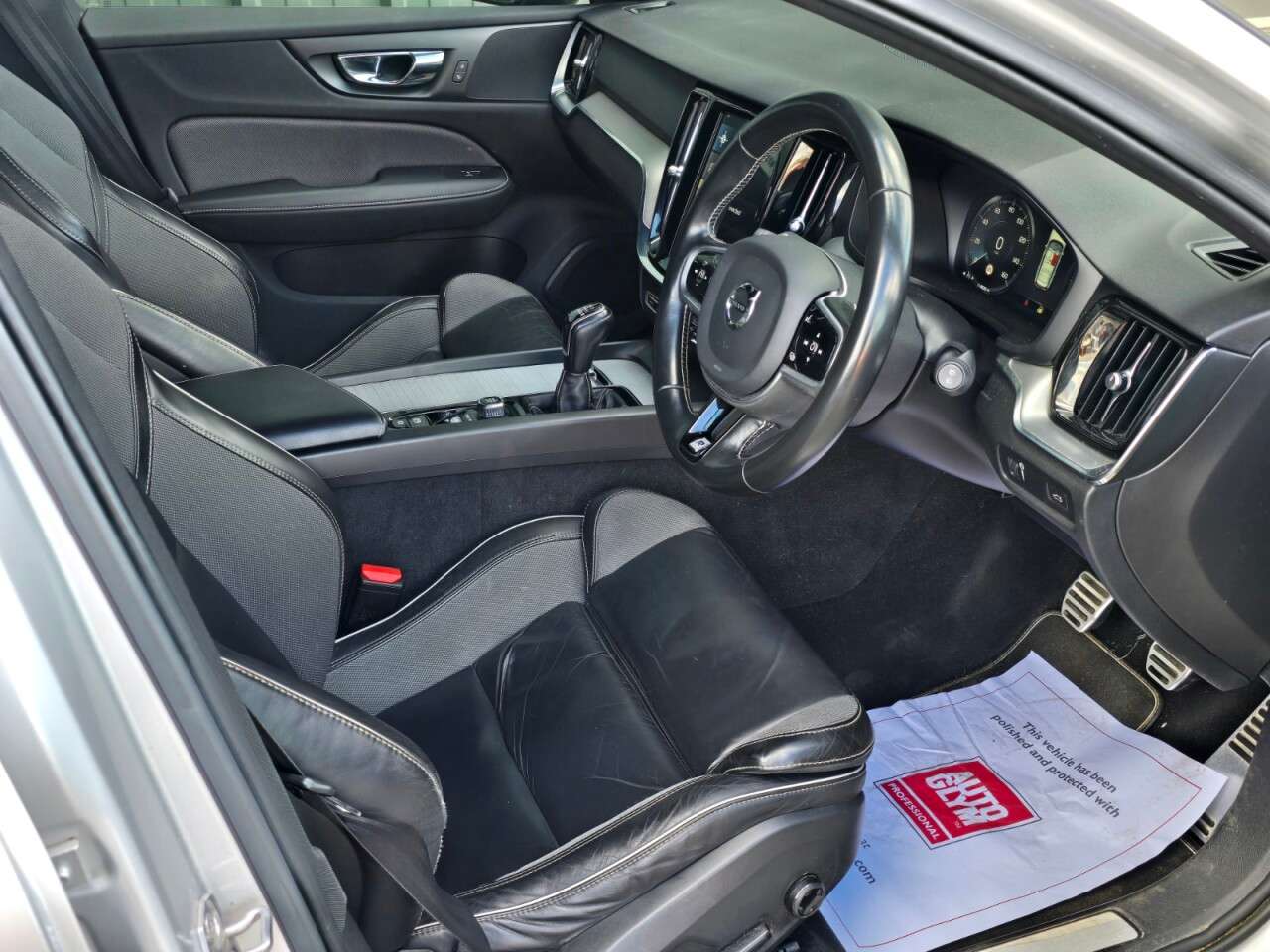 2019 VOLVO V60 2019 VOLVO V60