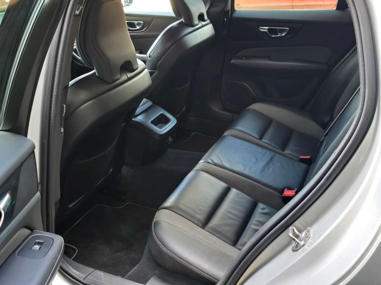 2019 VOLVO V60 2019 VOLVO V60