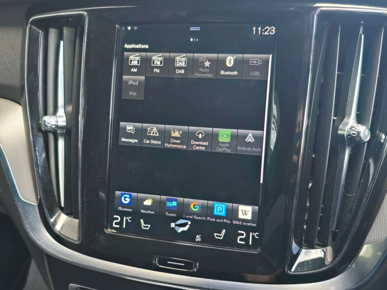 2019 VOLVO V60 2019 VOLVO V60