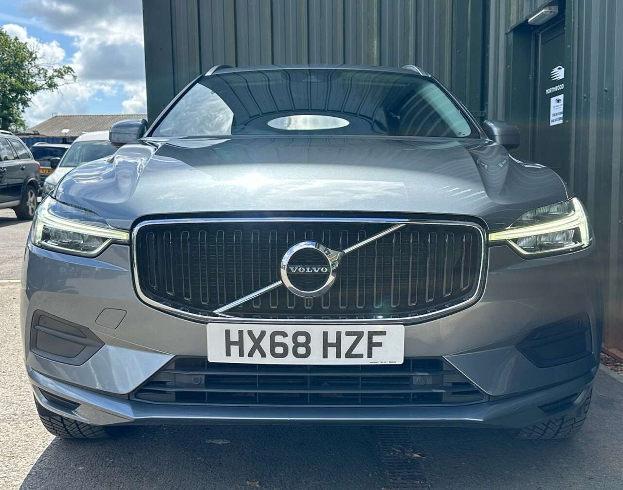 A 2018 VOLVO XC60 2.0 D4 Momentum SUV 5dr Diesel Auto AWD Euro 6 (s/s) (190 ps) Heated Leathe A 2018 VOLVO XC60 2.0 D4 Momentum SUV 5dr Diesel Auto AWD Euro 6 (s/s) (190 ps) Heated Leathe