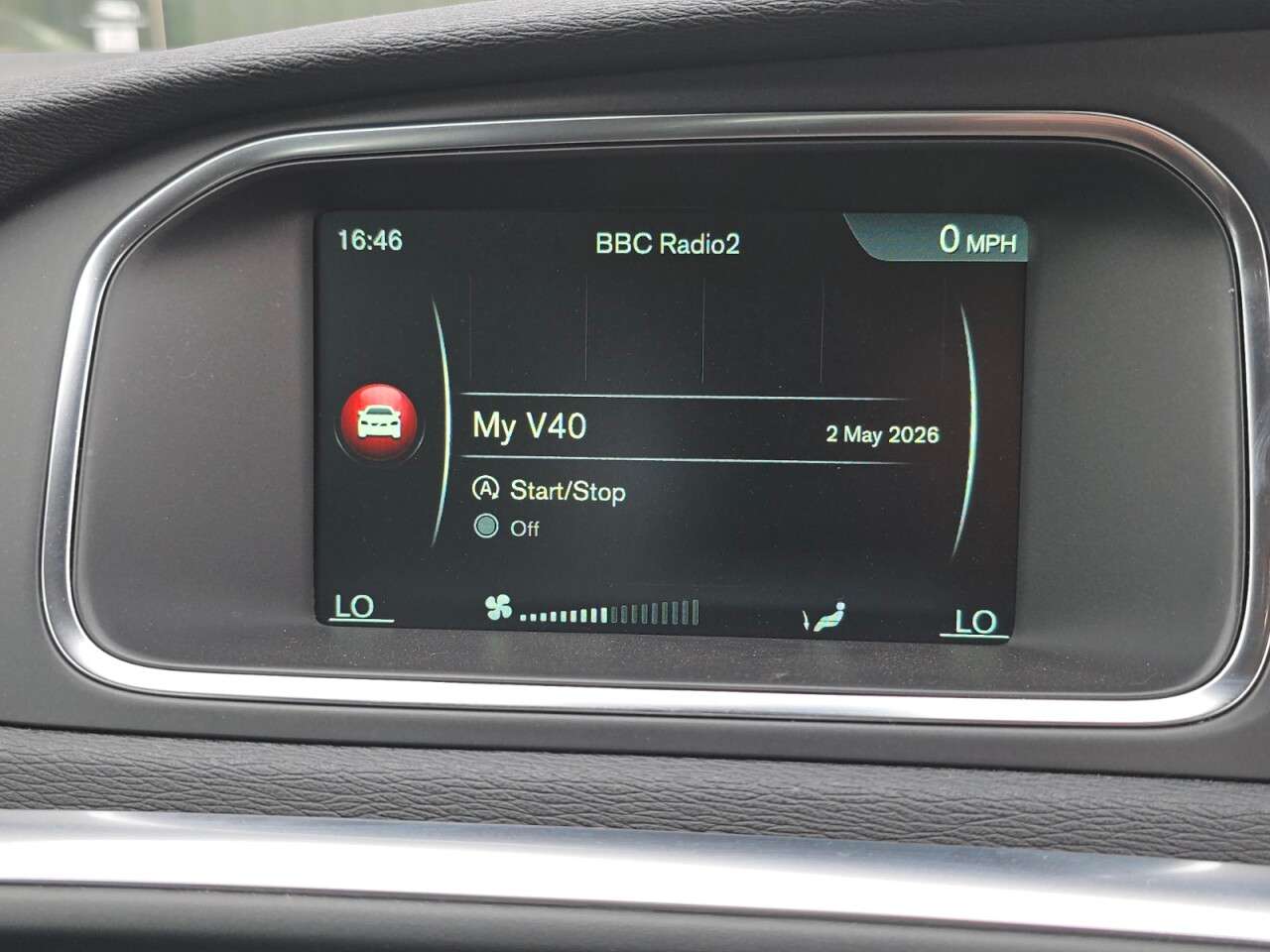 2016 VOLVO V40 2016 VOLVO V40