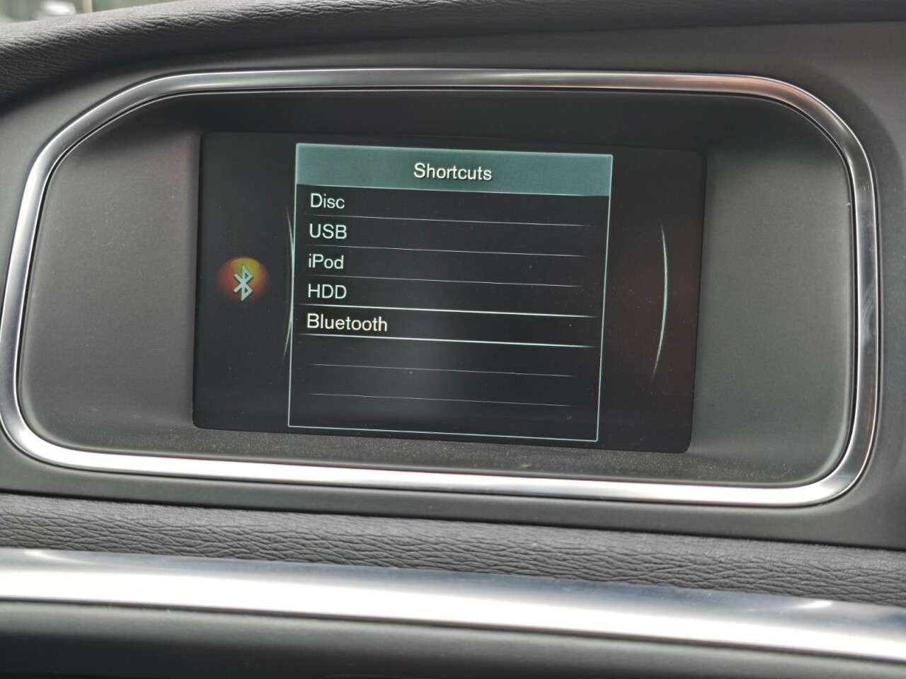 2016 VOLVO V40 2016 VOLVO V40