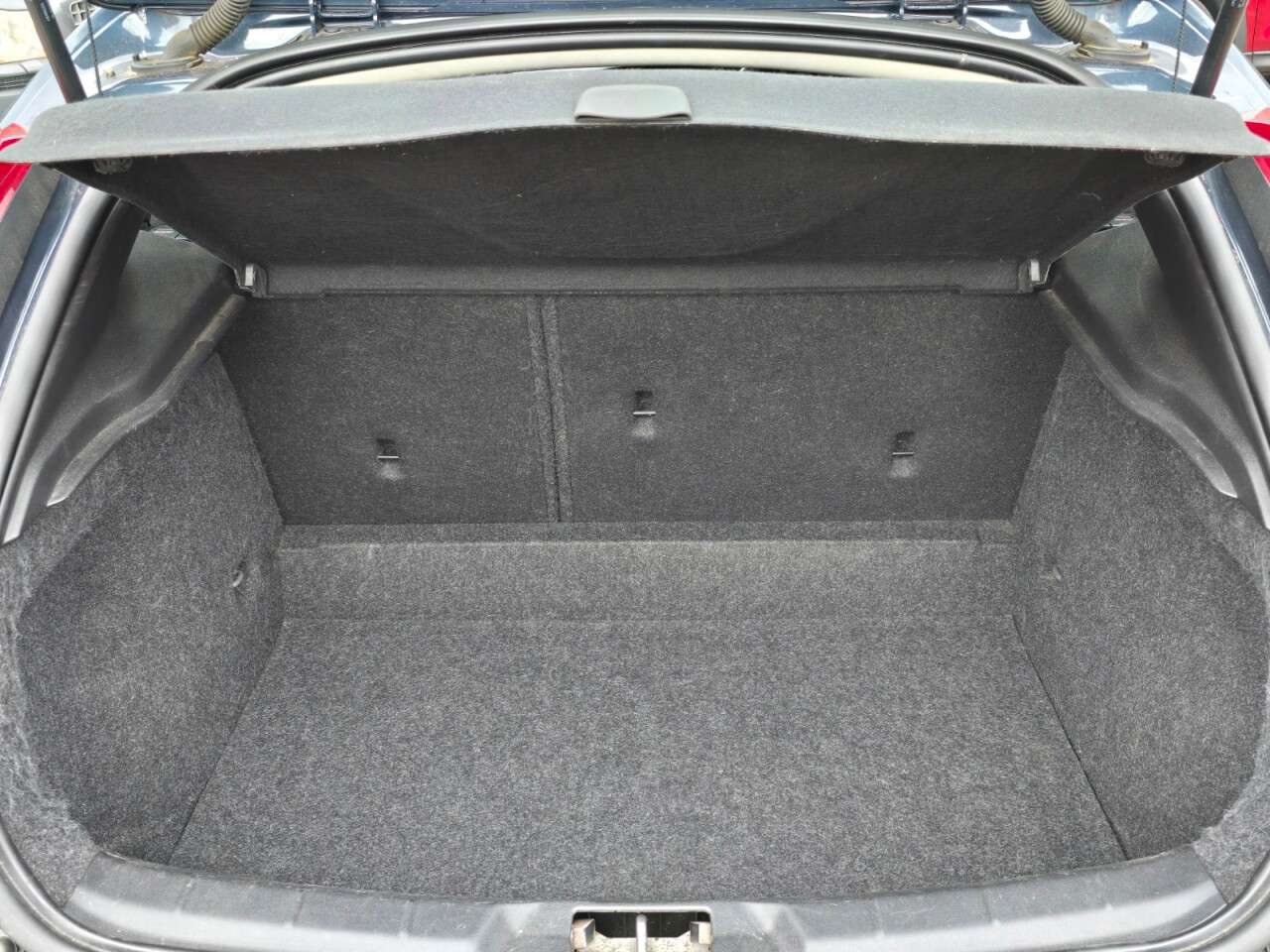 2016 VOLVO V40 2016 VOLVO V40