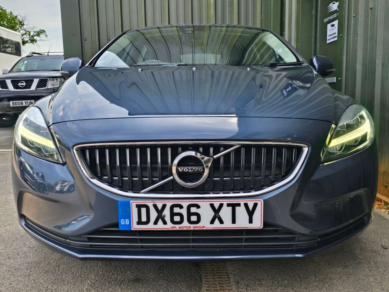 A 2016 VOLVO V40 2.0 D2 Momentum Hatchback 5dr Diesel Manual Euro 6 (s/s) (120 ps) Climate - A 2016 VOLVO V40 2.0 D2 Momentum Hatchback 5dr Diesel Manual Euro 6 (s/s) (120 ps) Climate -