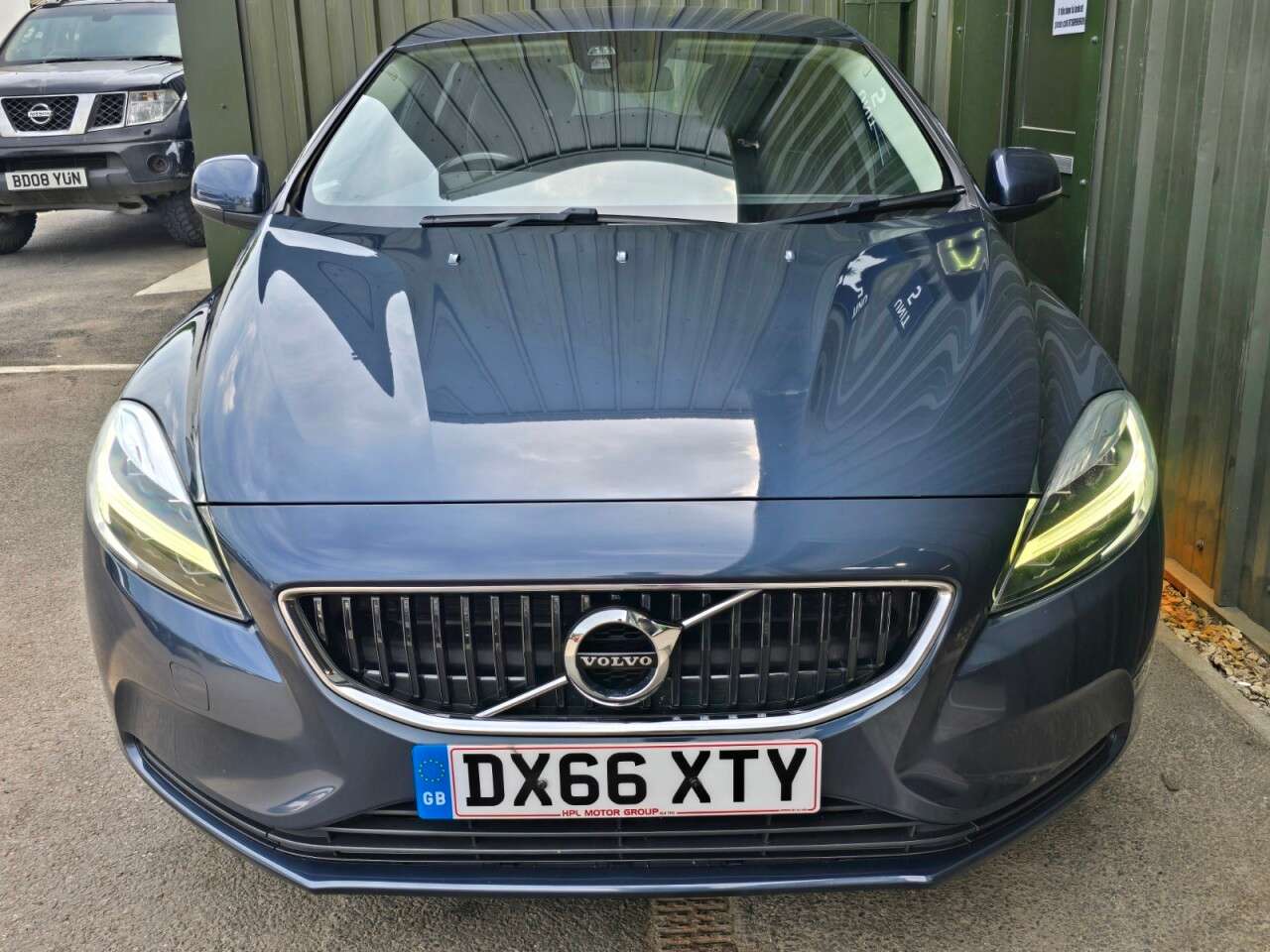 2016 VOLVO V40 2016 VOLVO V40