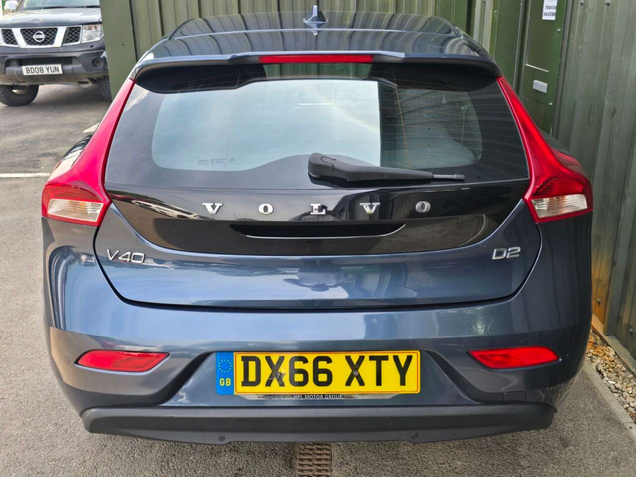 2016 VOLVO V40 2016 VOLVO V40