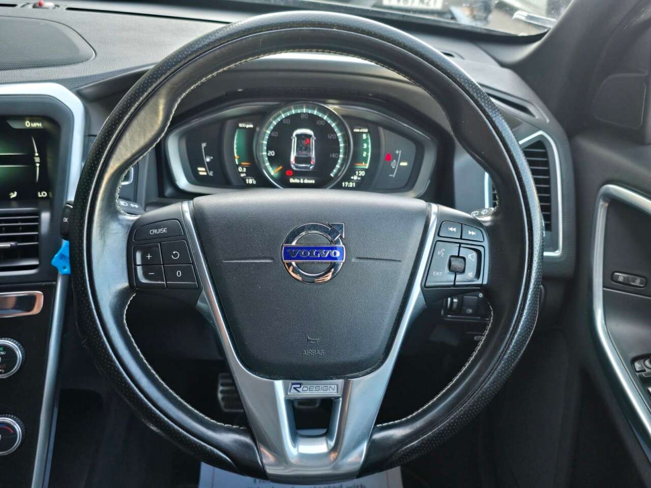 2015 VOLVO XC60 2015 VOLVO XC60