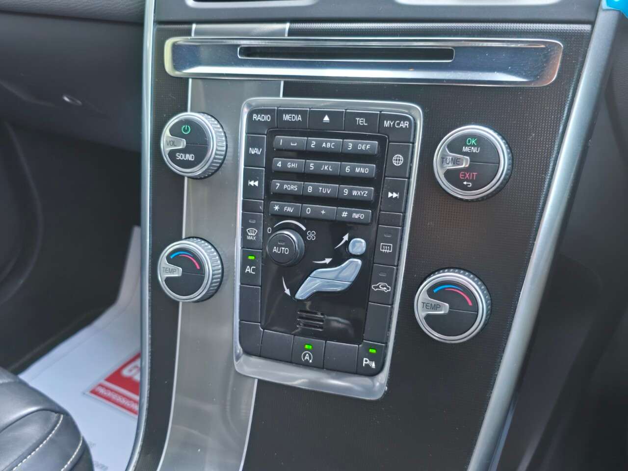 2015 VOLVO XC60 2015 VOLVO XC60