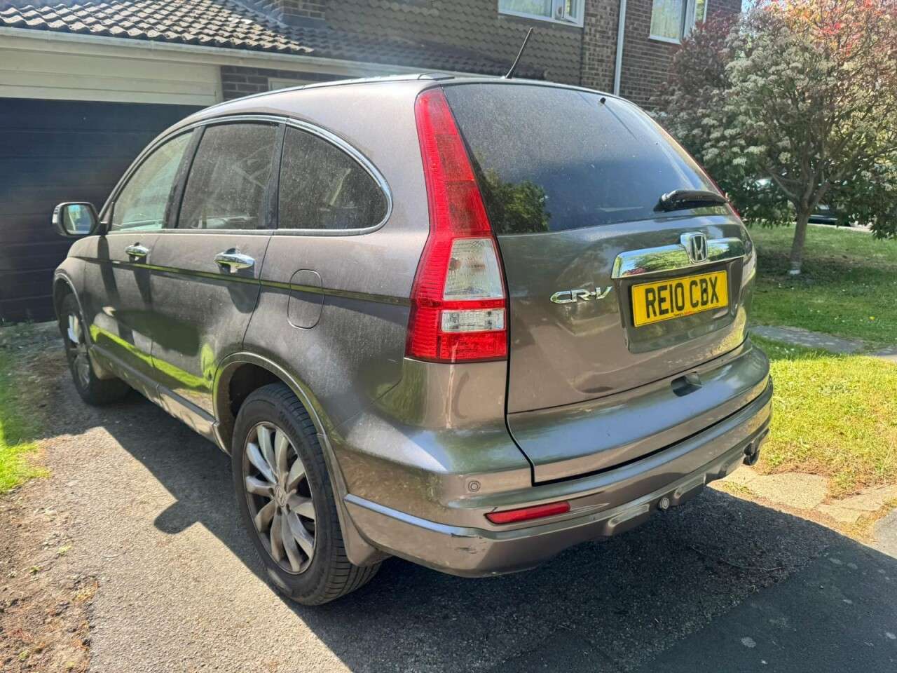 A 2010 HONDA CR-V 2.0 i-VTEC EX SUV 5dr Petrol Auto 4WD Euro 5 (150 ps) Leather - Pan Roof - A 2010 HONDA CR-V 2.0 i-VTEC EX SUV 5dr Petrol Auto 4WD Euro 5 (150 ps) Leather - Pan Roof -