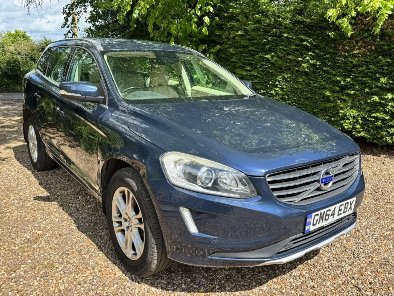 A 2014 VOLVO XC60 2.4 D4 SE Lux Nav SUV 5dr Diesel Manual AWD Euro 5 (s/s) (181 ps) Harmon Ka A 2014 VOLVO XC60 2.4 D4 SE Lux Nav SUV 5dr Diesel Manual AWD Euro 5 (s/s) (181 ps) Harmon Ka