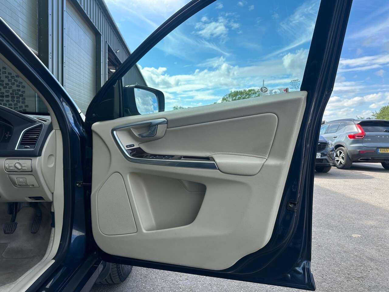 2014 VOLVO XC60 2014 VOLVO XC60