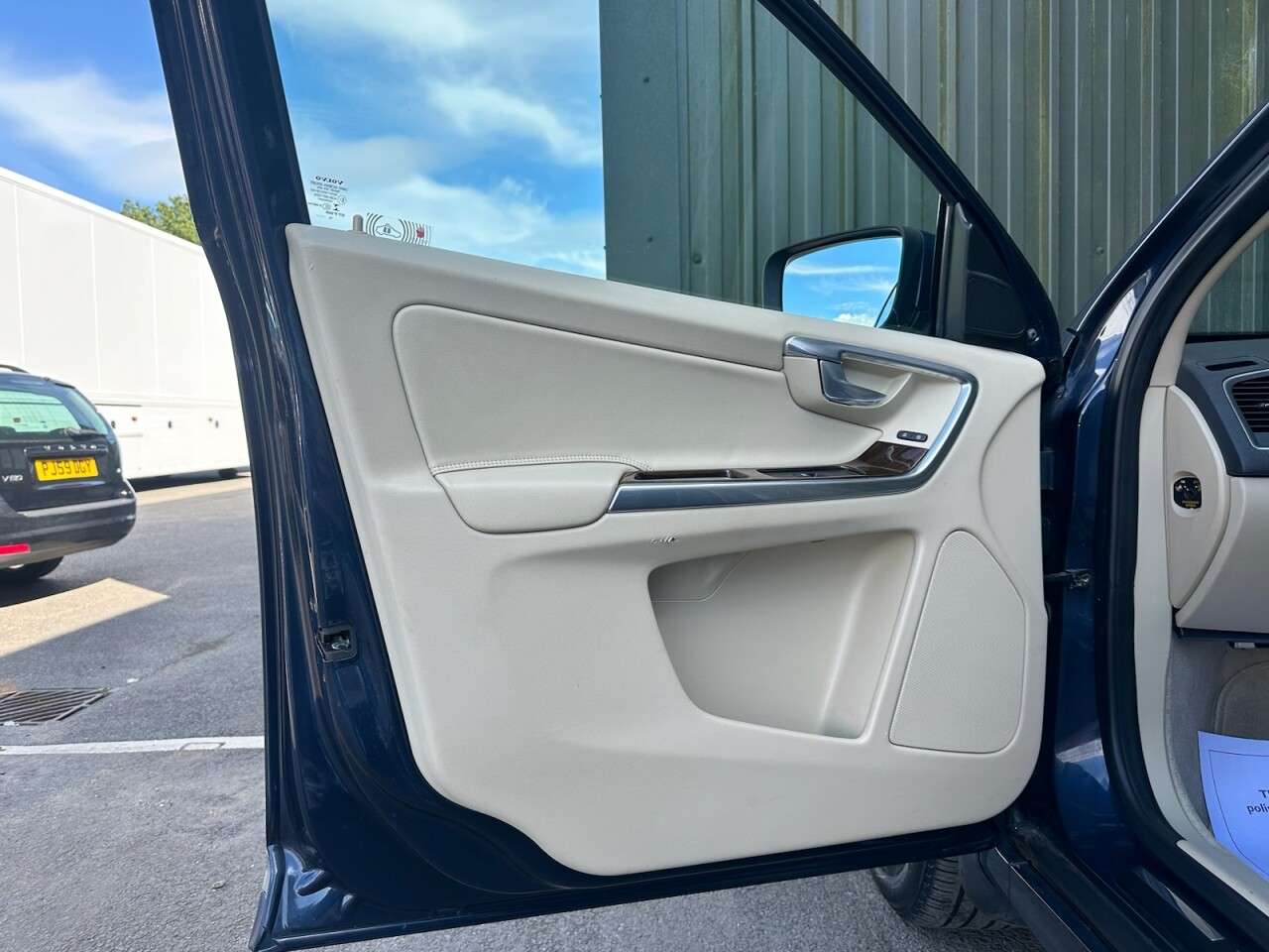 2014 VOLVO XC60 2014 VOLVO XC60