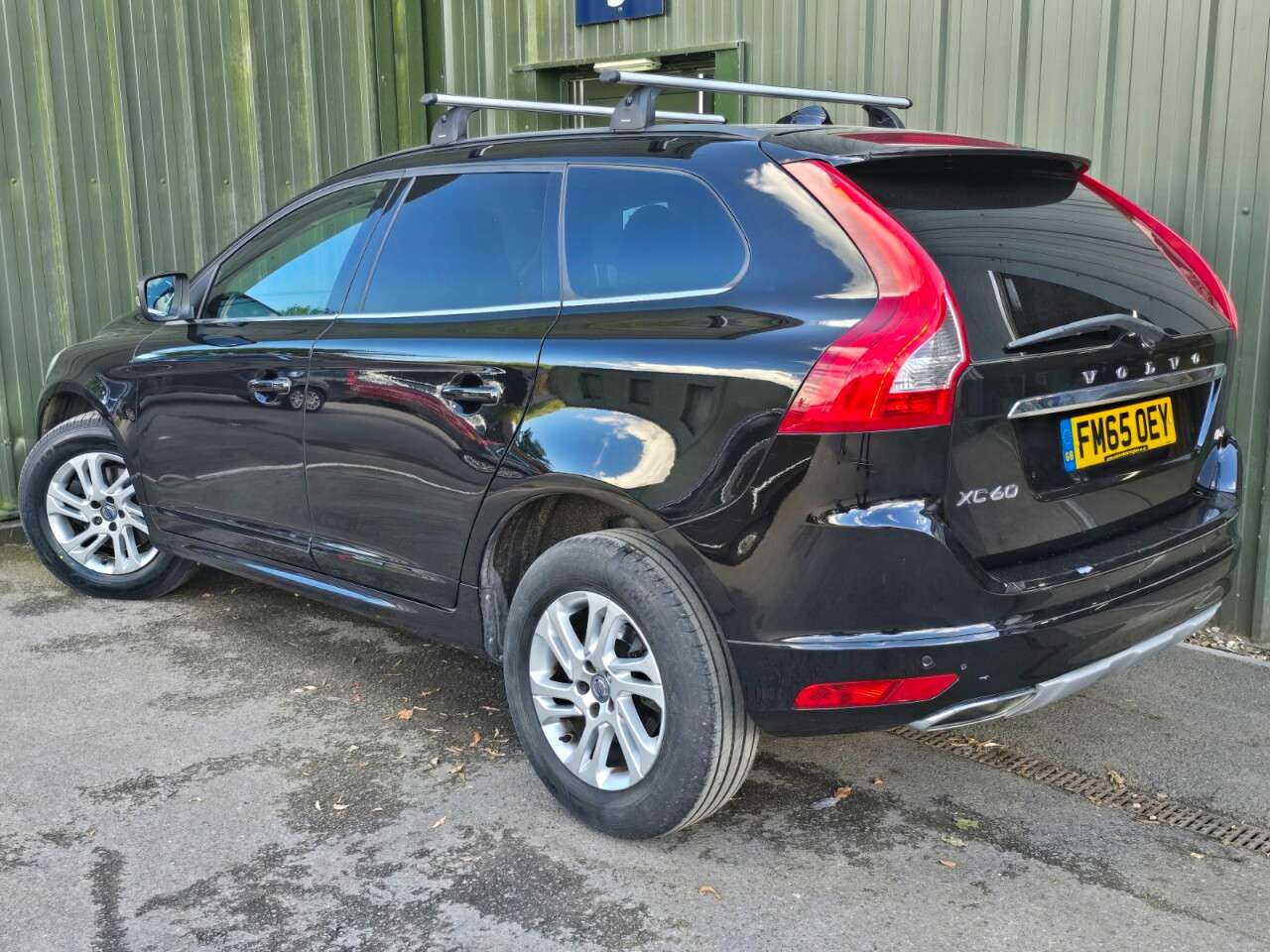 A 2016 VOLVO XC60 2.0 D4 SE Nav SUV 5dr Diesel Manual Euro 6 (s/s) (190 ps) FSH - 2 Keys - Gr A 2016 VOLVO XC60 2.0 D4 SE Nav SUV 5dr Diesel Manual Euro 6 (s/s) (190 ps) FSH - 2 Keys - Gr