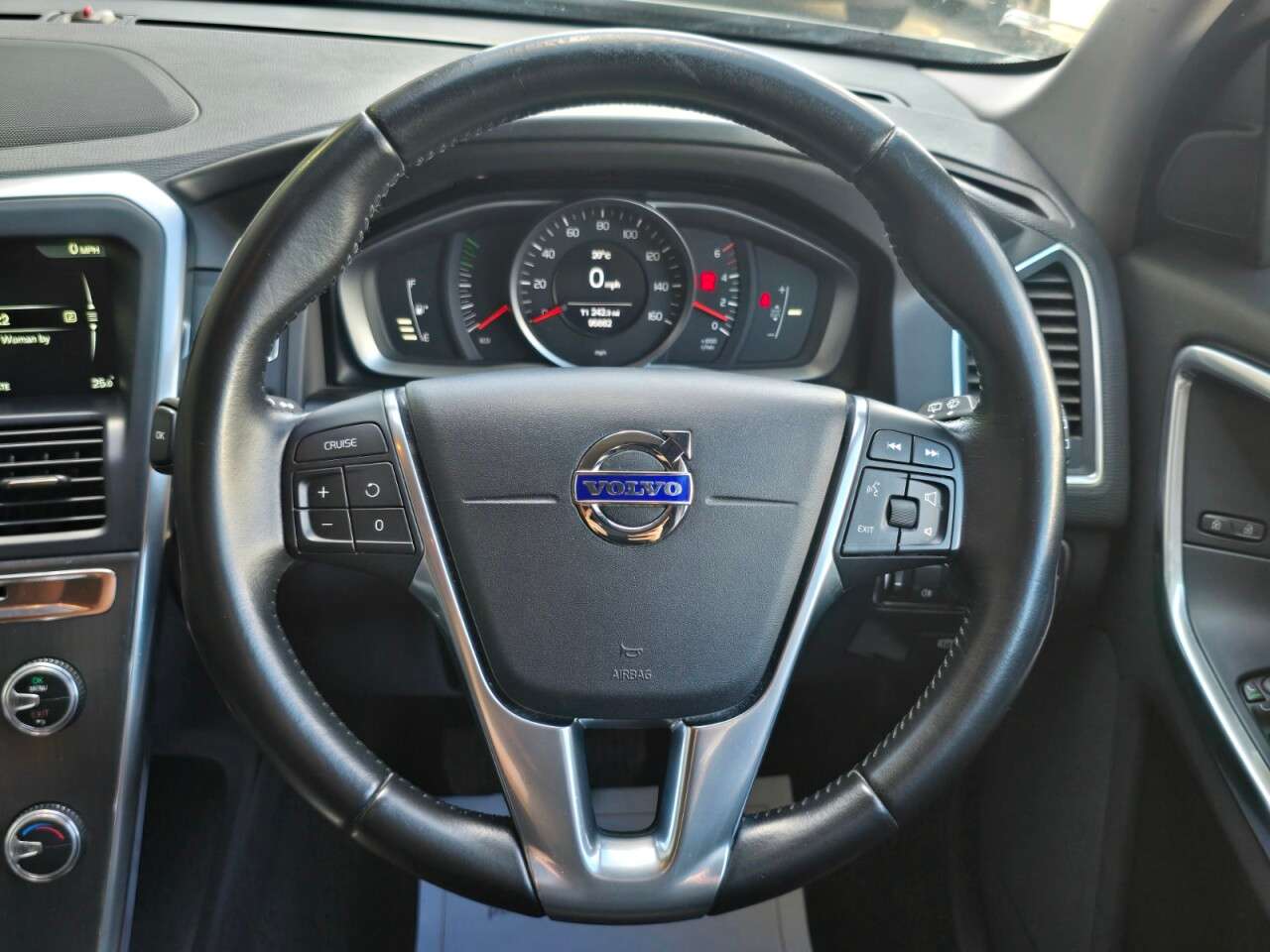2016 VOLVO XC60 2016 VOLVO XC60