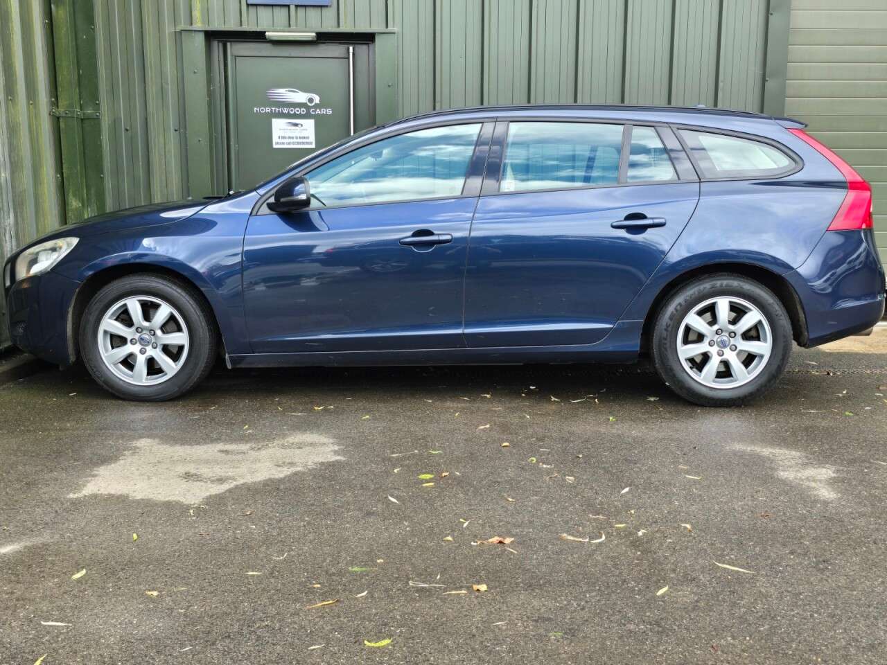 2013 VOLVO V60 2013 VOLVO V60