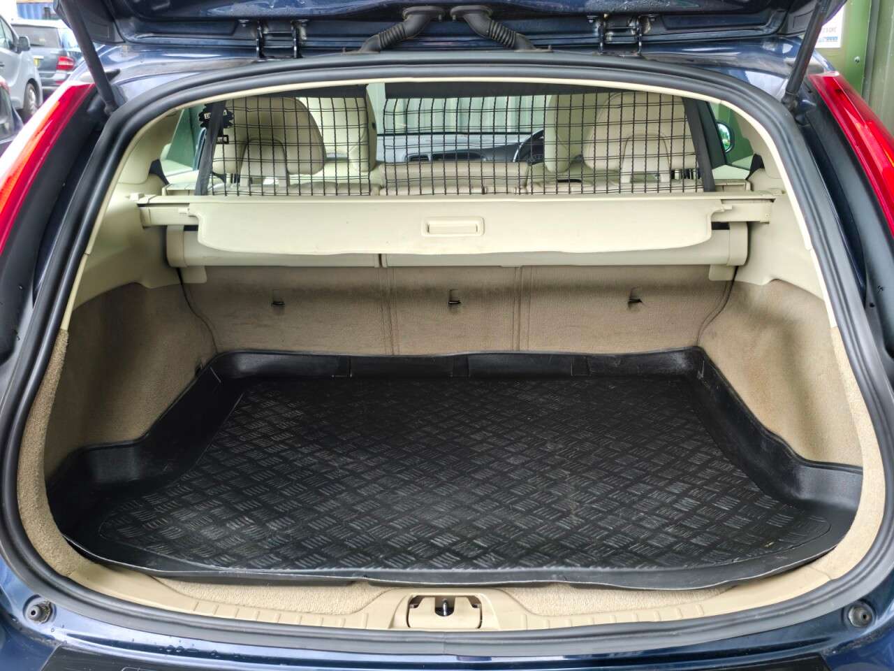 2013 VOLVO V60 2013 VOLVO V60
