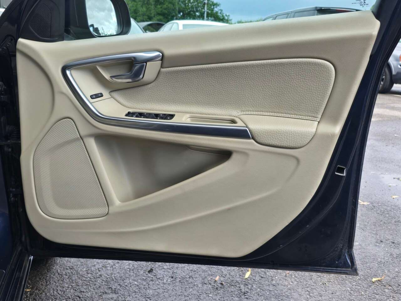2013 VOLVO V60 2013 VOLVO V60