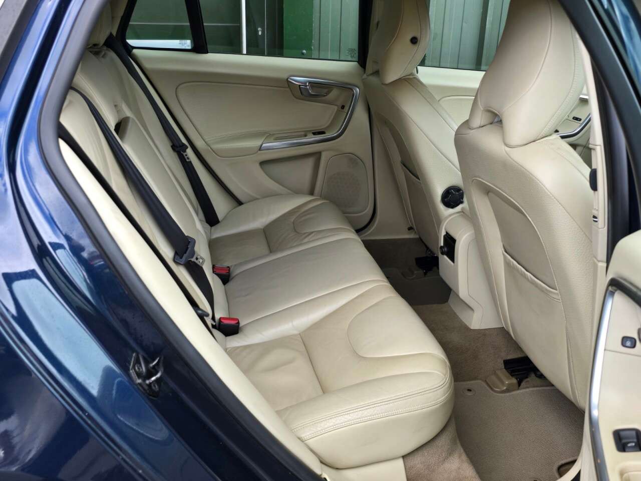 2013 VOLVO V60 2013 VOLVO V60