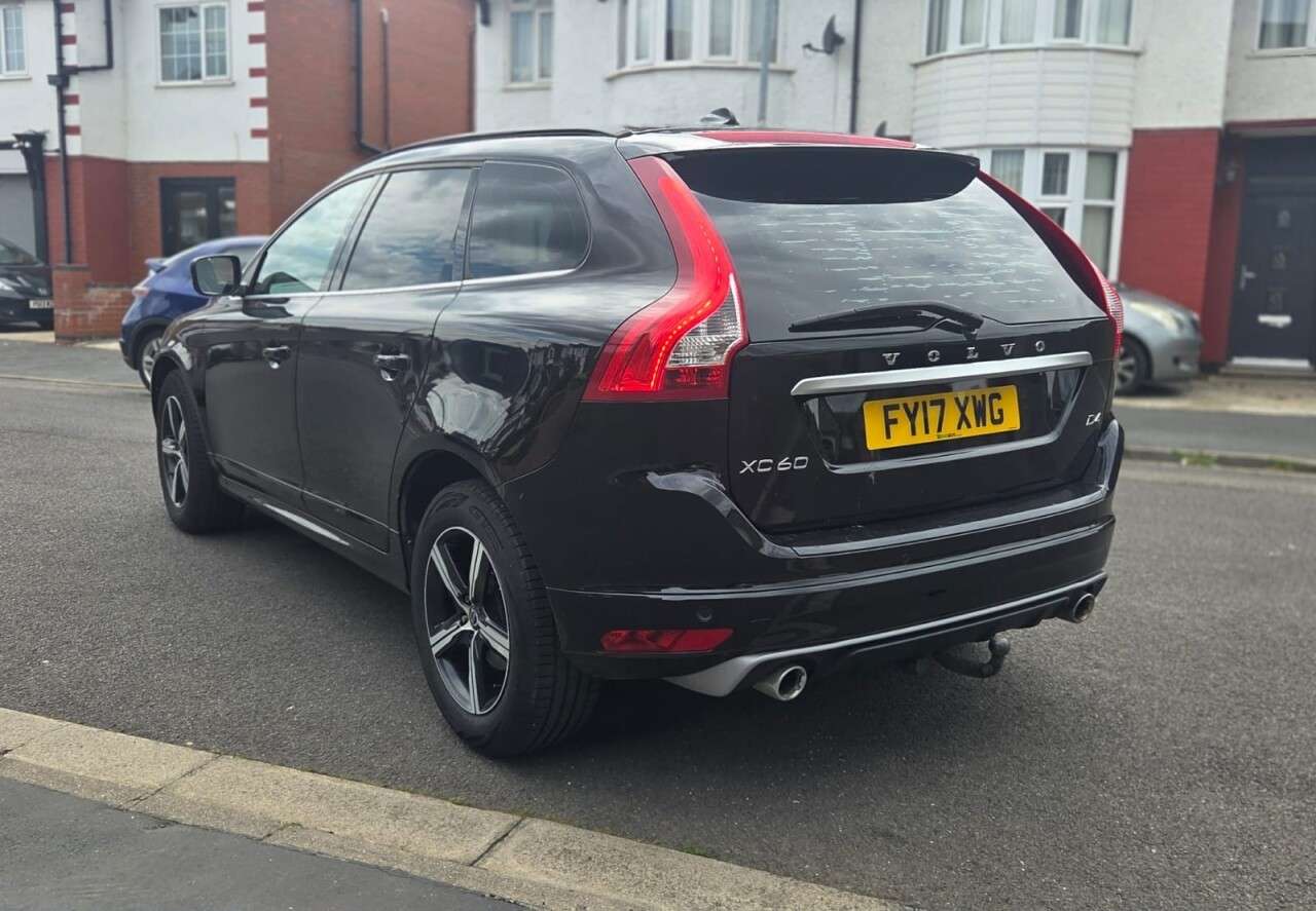 A 2017 VOLVO XC60 2.0 D4 R-Design Nav SUV 5dr Diesel Auto Euro 6 (s/s) (190 ps) Heated Leathe A 2017 VOLVO XC60 2.0 D4 R-Design Nav SUV 5dr Diesel Auto Euro 6 (s/s) (190 ps) Heated Leathe