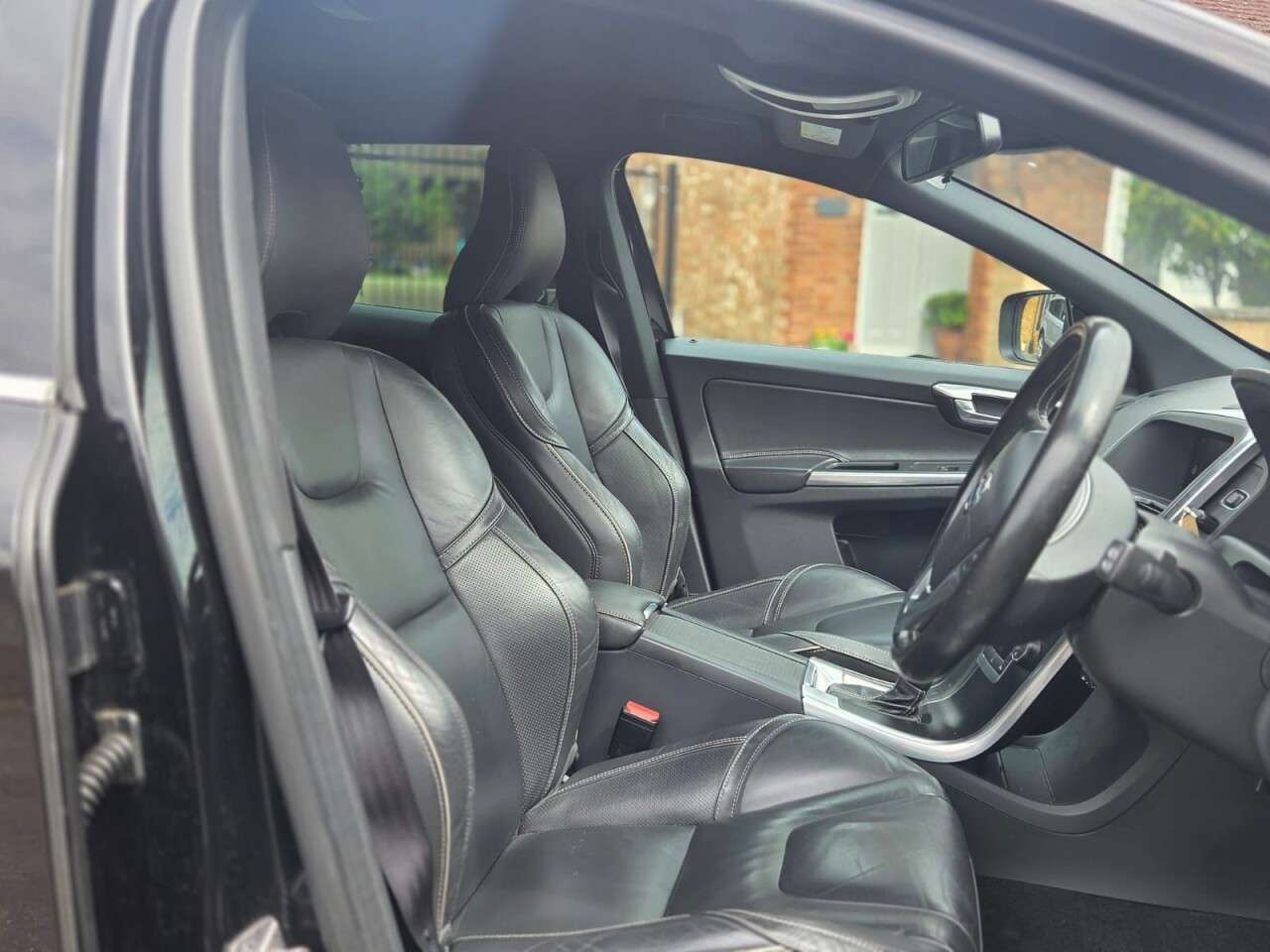 2017 VOLVO XC60 2017 VOLVO XC60
