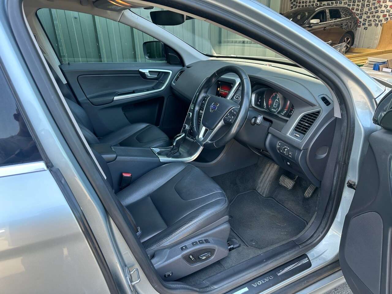 2016 VOLVO XC60 2016 VOLVO XC60