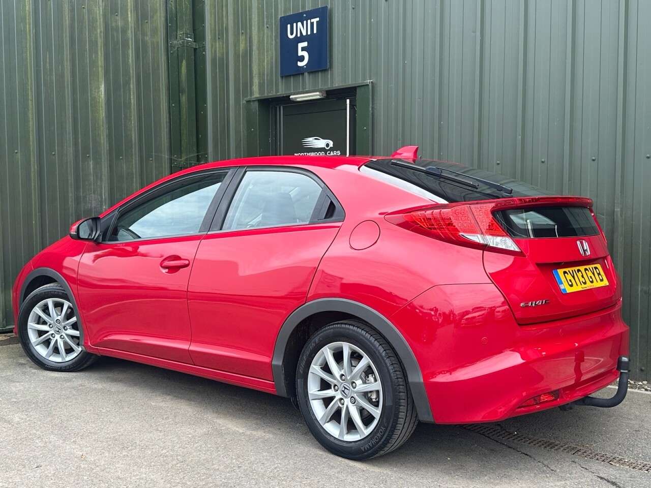 A 2013 HONDA CIVIC 1.8 i-VTEC EX Hatchback 5dr Petrol Auto Euro 5 (142 ps) Bluetooth - Cruise A 2013 HONDA CIVIC 1.8 i-VTEC EX Hatchback 5dr Petrol Auto Euro 5 (142 ps) Bluetooth - Cruise