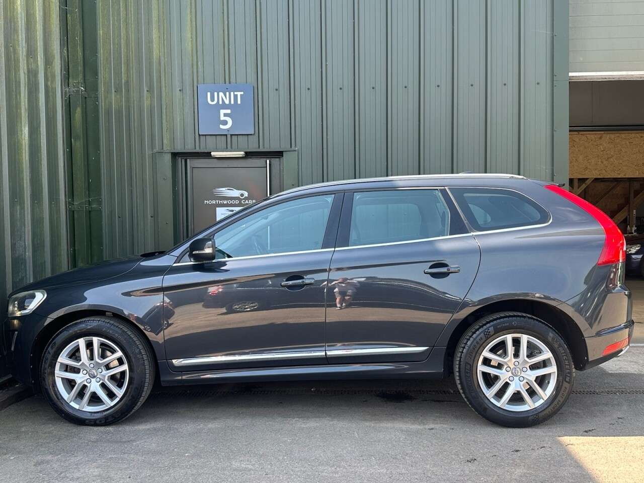 2017 VOLVO XC60 2017 VOLVO XC60