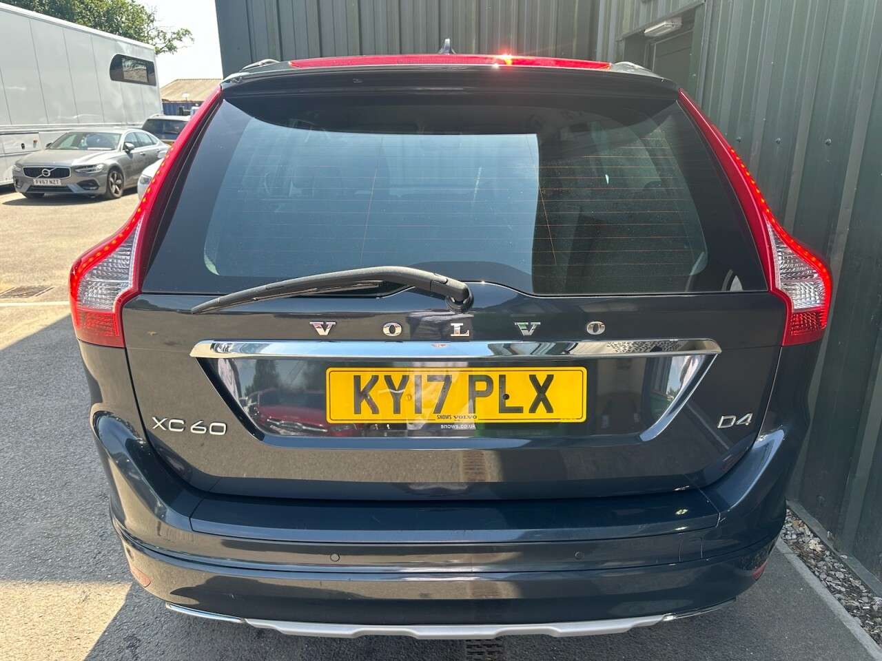 2017 VOLVO XC60 2017 VOLVO XC60