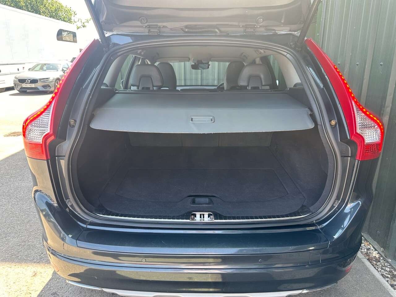 2017 VOLVO XC60 2017 VOLVO XC60