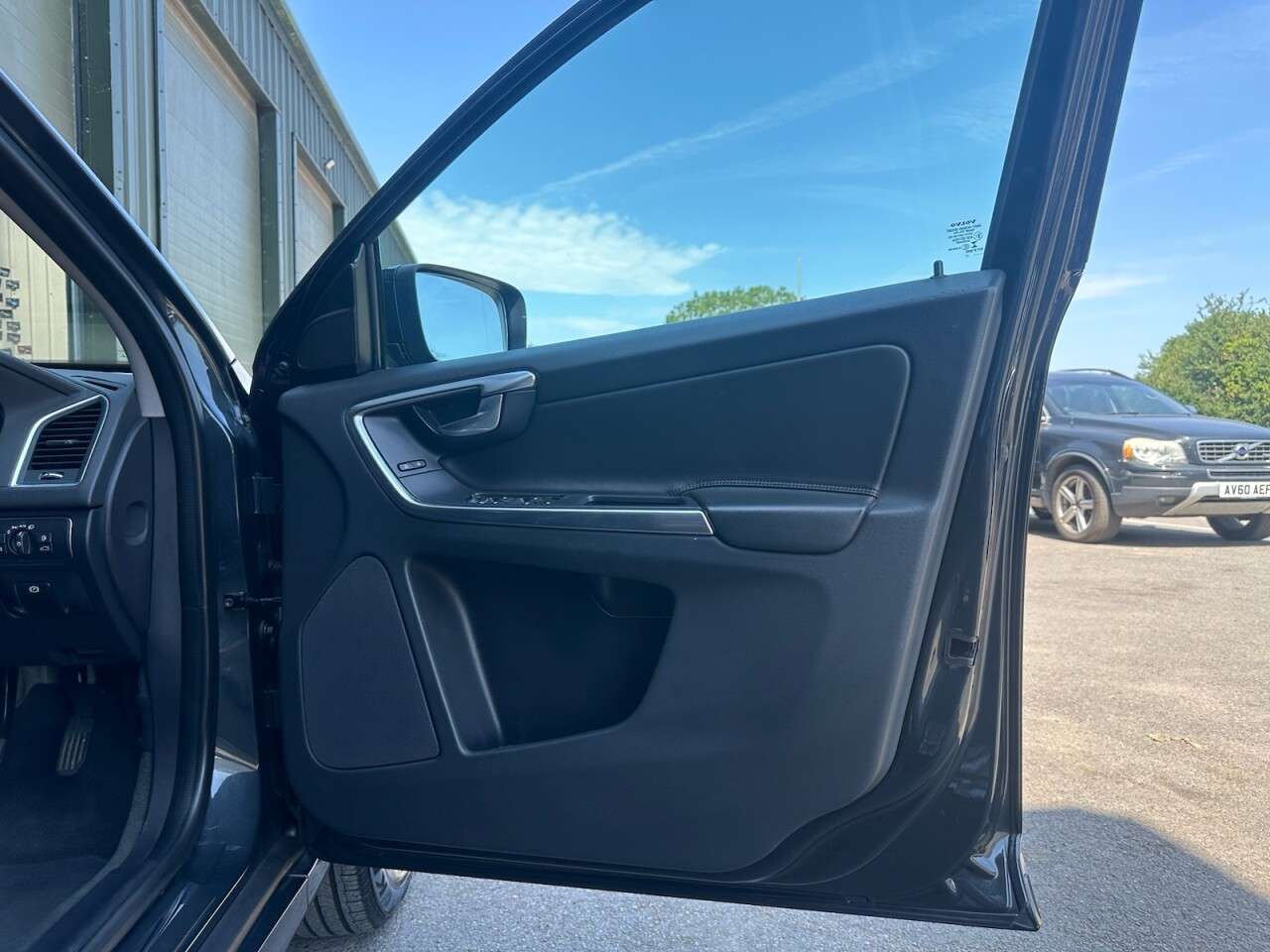 2017 VOLVO XC60 2017 VOLVO XC60