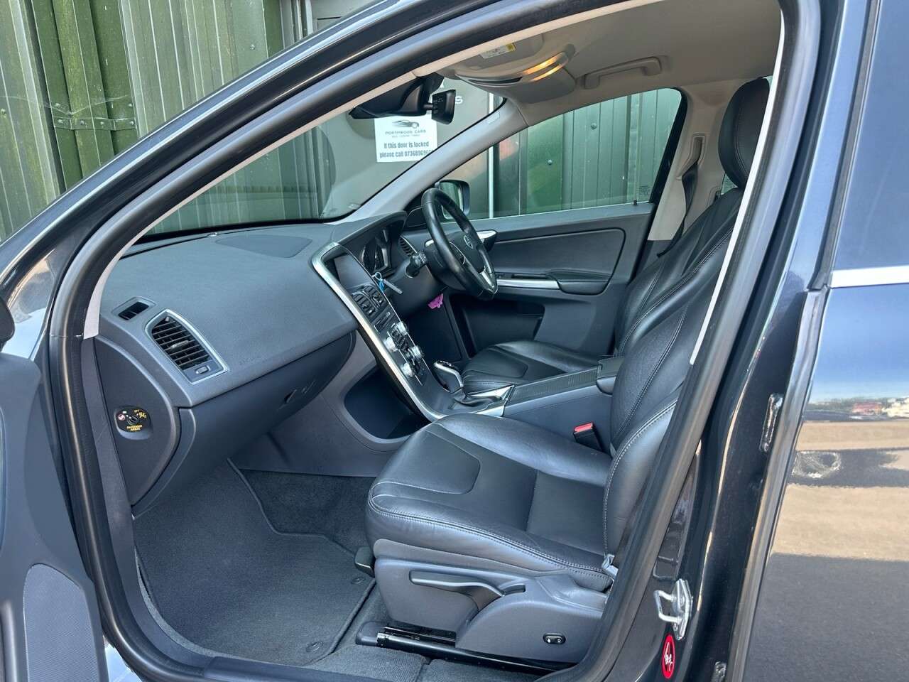 2017 VOLVO XC60 2017 VOLVO XC60