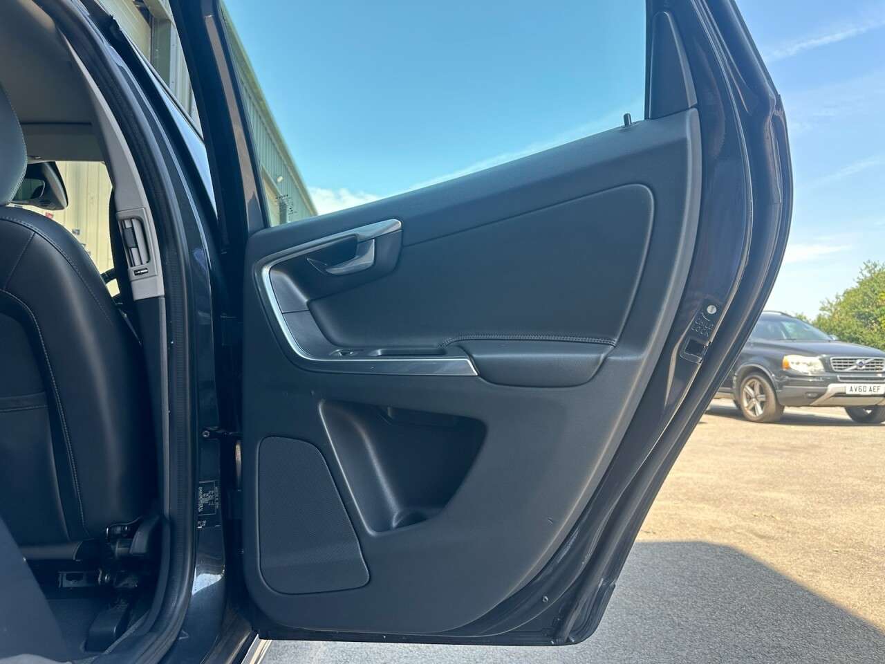 2017 VOLVO XC60 2017 VOLVO XC60