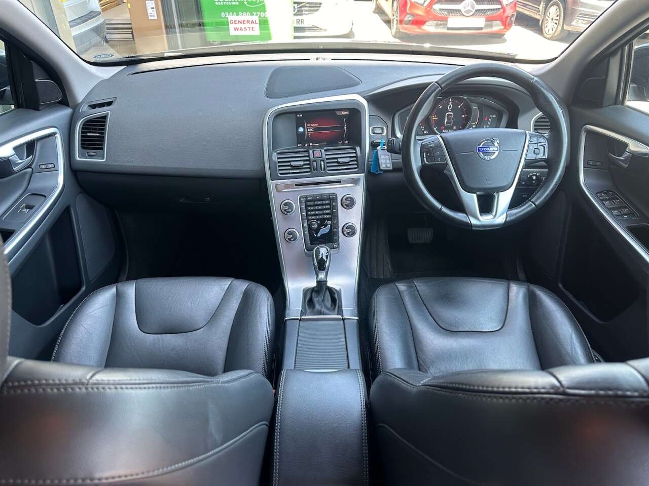 2017 VOLVO XC60 2017 VOLVO XC60