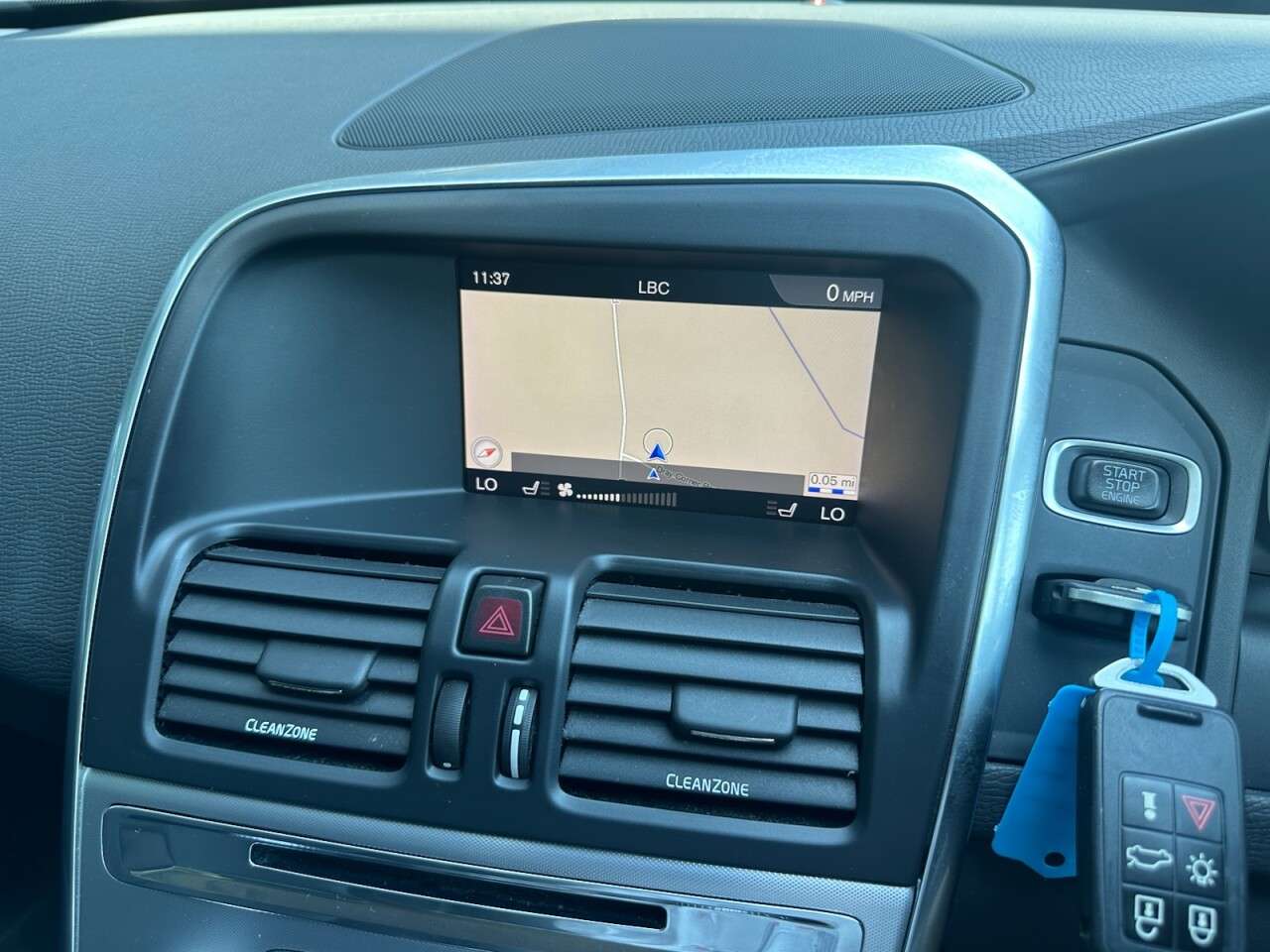 2017 VOLVO XC60 2017 VOLVO XC60