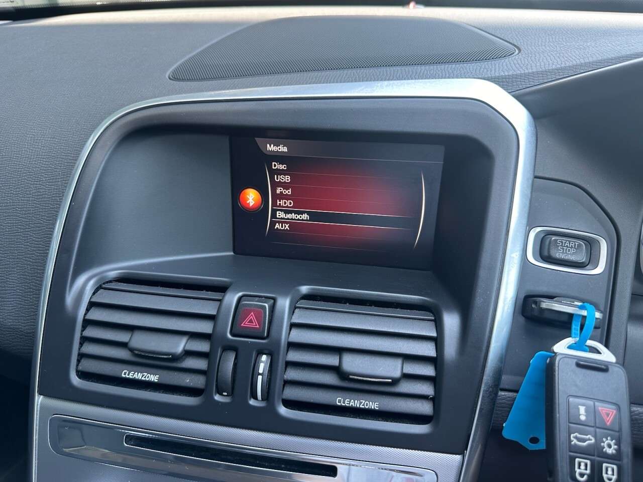 2017 VOLVO XC60 2017 VOLVO XC60