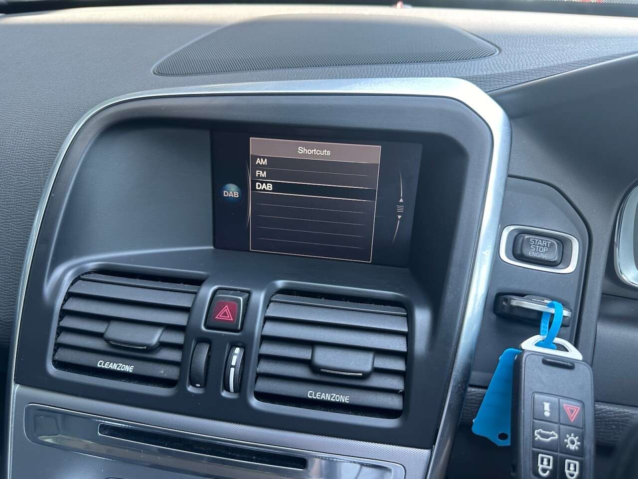 2017 VOLVO XC60 2017 VOLVO XC60