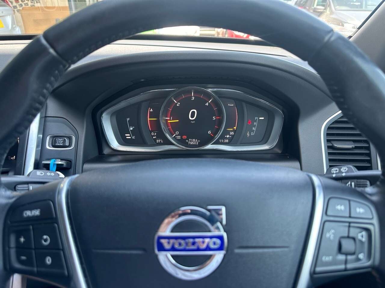 2017 VOLVO XC60 2017 VOLVO XC60