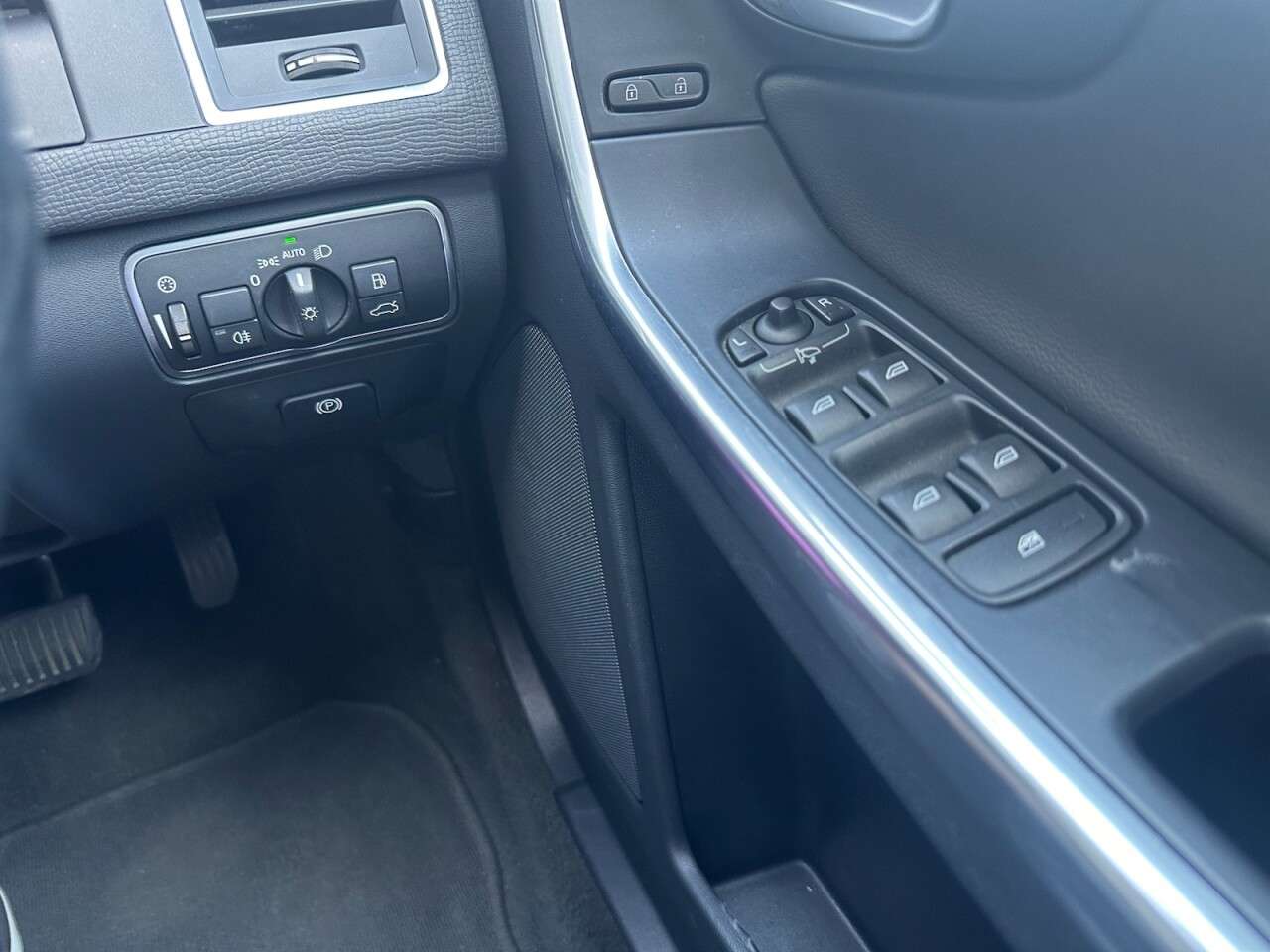 2017 VOLVO XC60 2017 VOLVO XC60