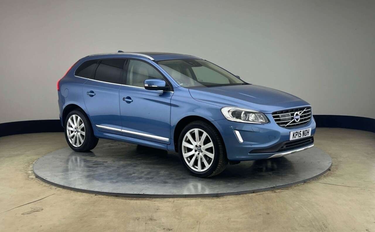 A 2015 VOLVO XC60 2.4 D5 SE Lux Nav SUV 5dr Diesel Geartronic AWD Euro 5 (215 ps) Heated Seat A 2015 VOLVO XC60 2.4 D5 SE Lux Nav SUV 5dr Diesel Geartronic AWD Euro 5 (215 ps) Heated Seat