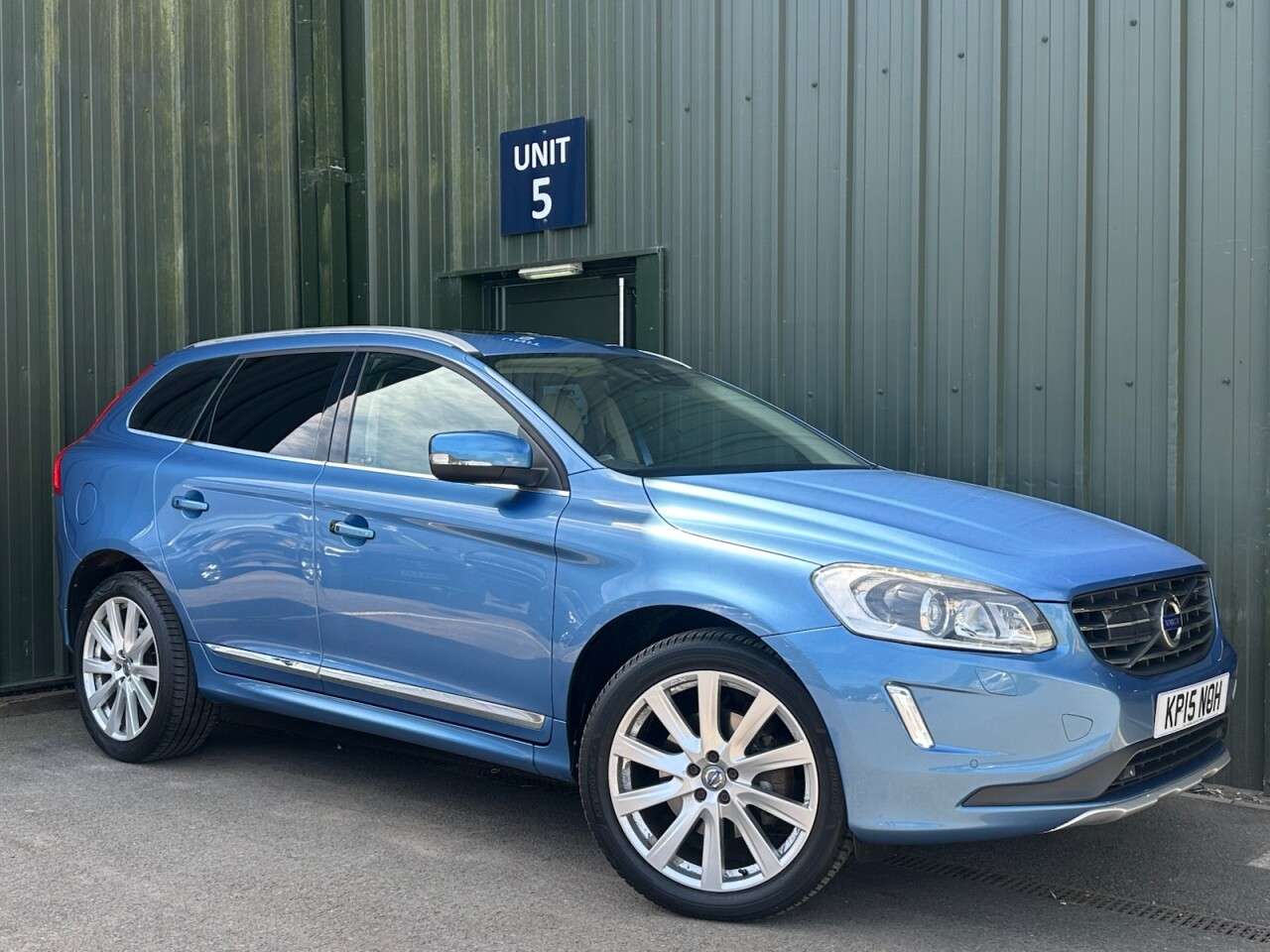 A 2015 VOLVO XC60 2.4 D5 SE Lux Nav SUV 5dr Diesel Geartronic AWD Euro 5 (215 ps) Heated Seat A 2015 VOLVO XC60 2.4 D5 SE Lux Nav SUV 5dr Diesel Geartronic AWD Euro 5 (215 ps) Heated Seat