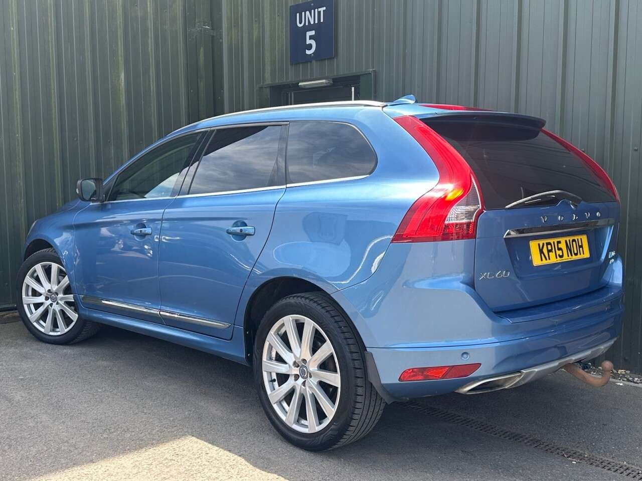 A 2015 VOLVO XC60 2.4 D5 SE Lux Nav SUV 5dr Diesel Geartronic AWD Euro 5 (215 ps) Heated Seat A 2015 VOLVO XC60 2.4 D5 SE Lux Nav SUV 5dr Diesel Geartronic AWD Euro 5 (215 ps) Heated Seat