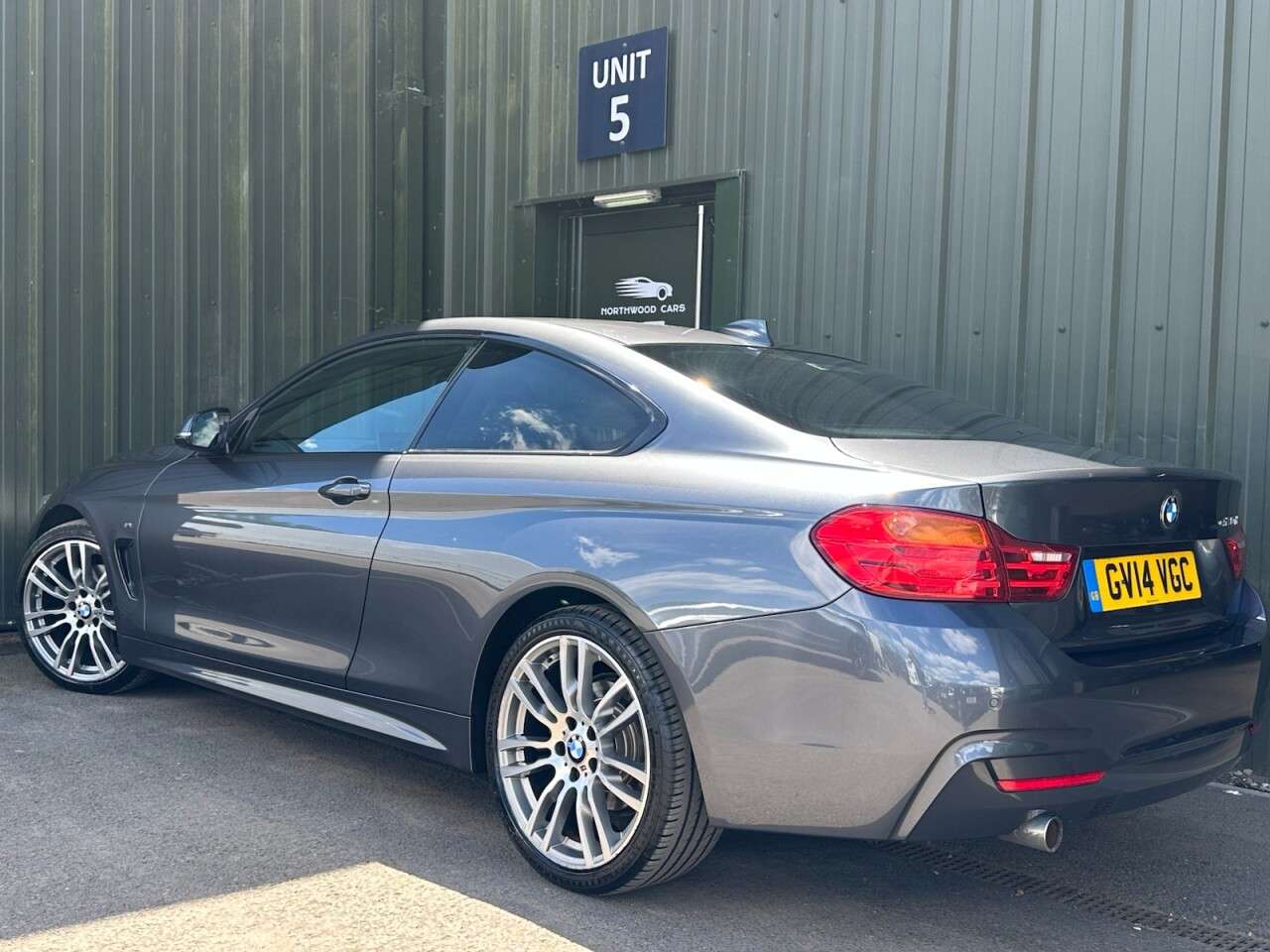 A 2014 BMW 4 SERIES 2.0 420d M Sport Coupe 2dr Diesel Auto Euro 6 (s/s) (184 ps) Pro Nav - Park A 2014 BMW 4 SERIES 2.0 420d M Sport Coupe 2dr Diesel Auto Euro 6 (s/s) (184 ps) Pro Nav - Park