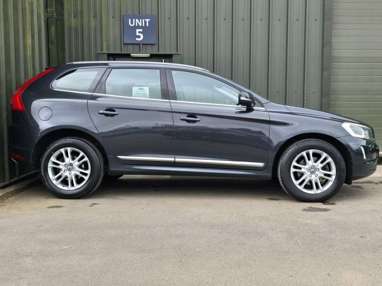 A 2015 VOLVO XC60 2.0 D4 SE Lux Nav SUV 5dr Diesel Manual Euro 6 (s/s) (190 ps) DAB - Heated A 2015 VOLVO XC60 2.0 D4 SE Lux Nav SUV 5dr Diesel Manual Euro 6 (s/s) (190 ps) DAB - Heated
