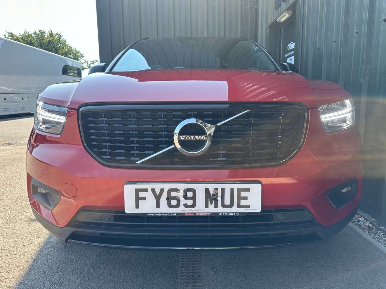 A 2019 VOLVO XC40 2.0 D3 R-Design SUV 5dr Diesel Auto Euro 6 (s/s) (150 ps) Climate - Cruise A 2019 VOLVO XC40 2.0 D3 R-Design SUV 5dr Diesel Auto Euro 6 (s/s) (150 ps) Climate - Cruise